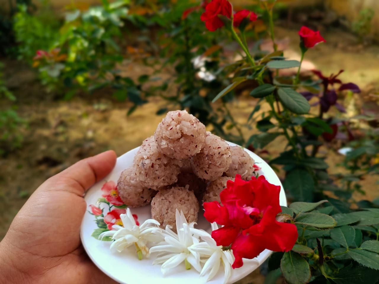 Coconut Ladoo